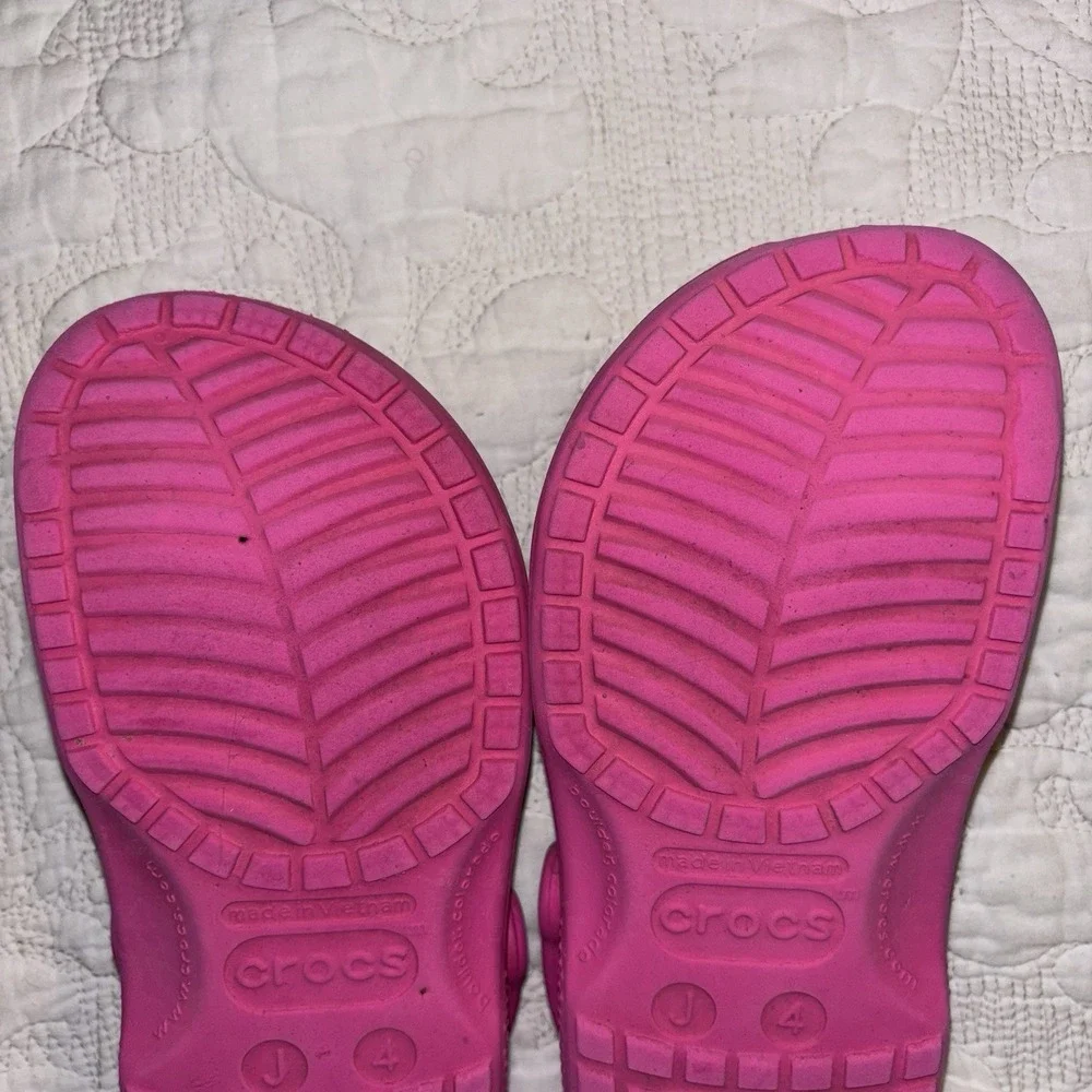 Crocs Youth/Junior Girls Size 4 Hot Pink Slip On Clog, Lightweight Strap W/ Logo - Picture 8 of 9